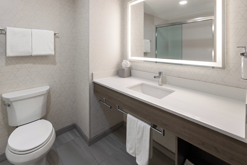 Holiday Inn Express Hotel & Suites Freeport by IHG - photo 8