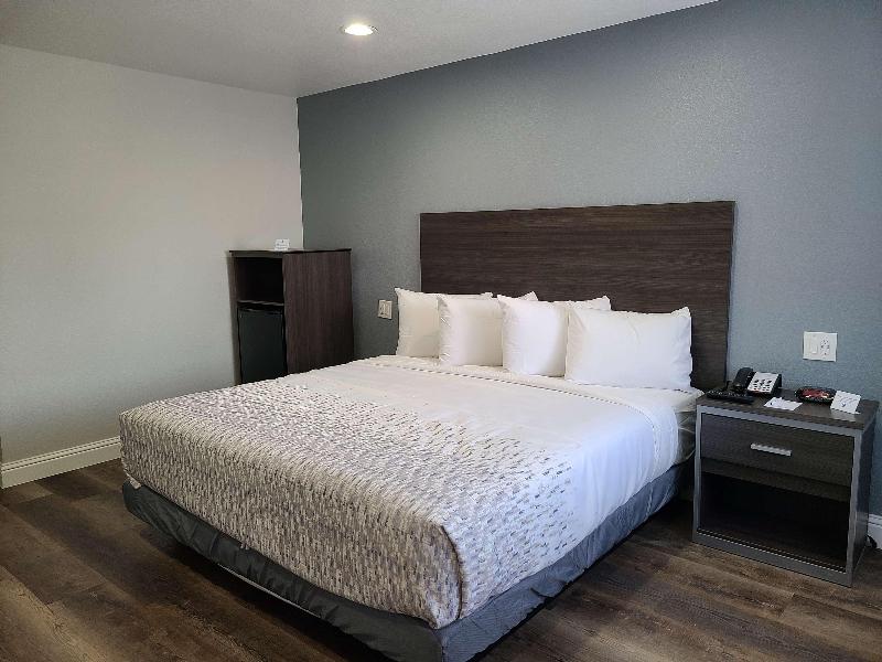 SureStay Hotel by Best Western Chowchilla Yosemite - photo 27