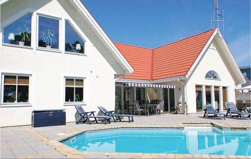 Cozy Home In Nybrostrand With Sauna — 5-Star Luxury Hotel in Nybro, Sweden