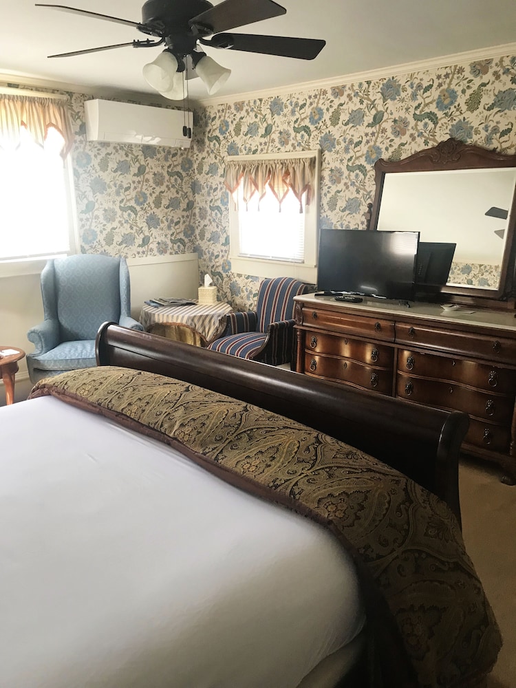 Albemarle Inn - photo 41
