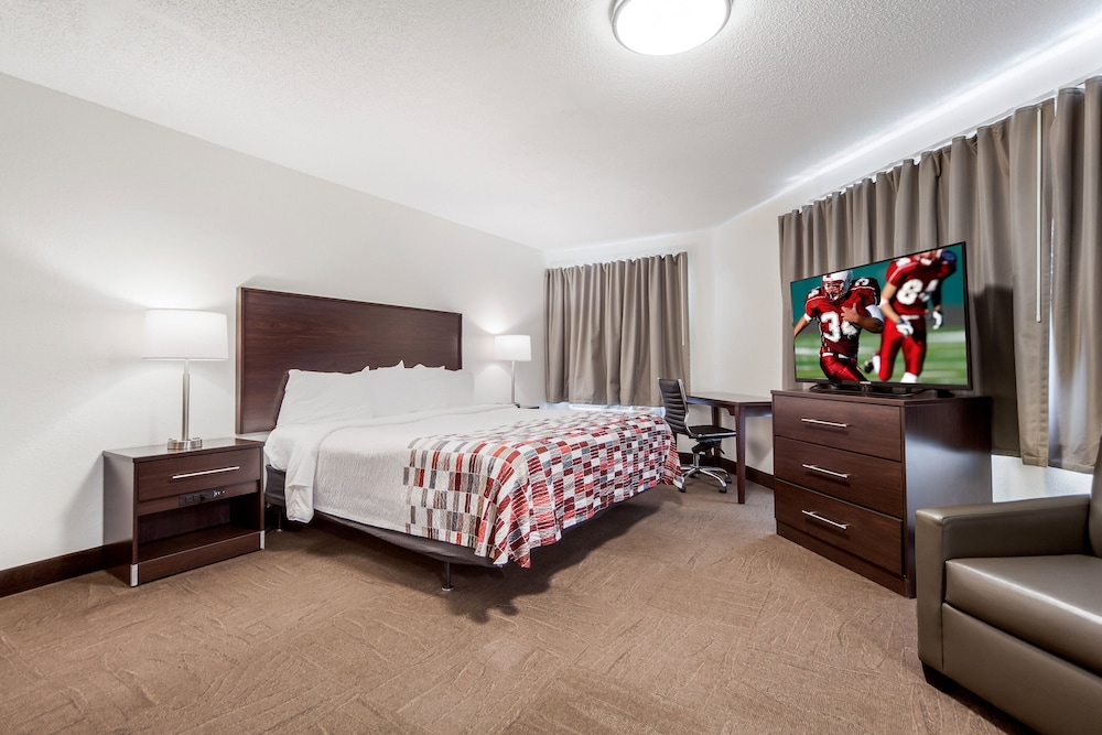 Red Roof Inn & Suites Omaha Council Bluffs - photo 23