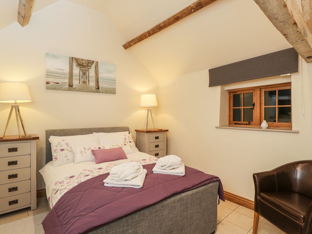 The Cattle Byre — Corsham — photo 3