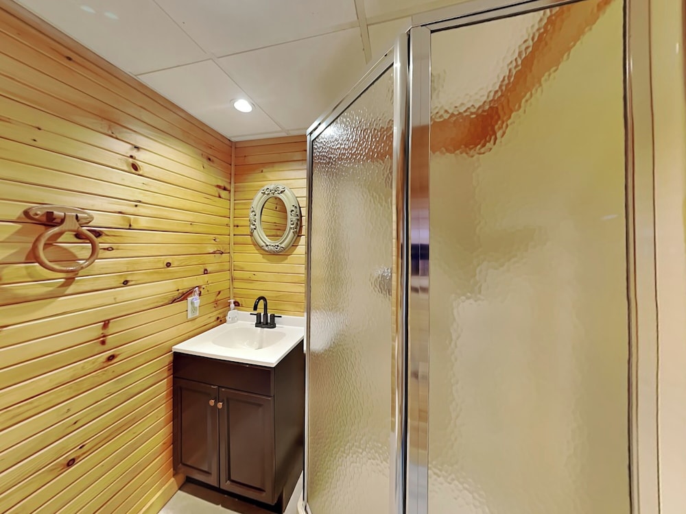 Windy Acres in Oakland, United States