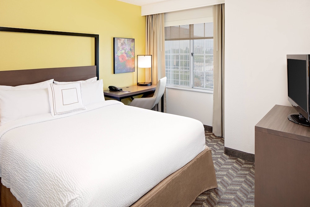 Residence Inn by Marriott Tysons - photo 6