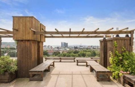 Central Family Apt balcony and roof terrace — 4-Star Luxury Hotel in Oslo, Norway