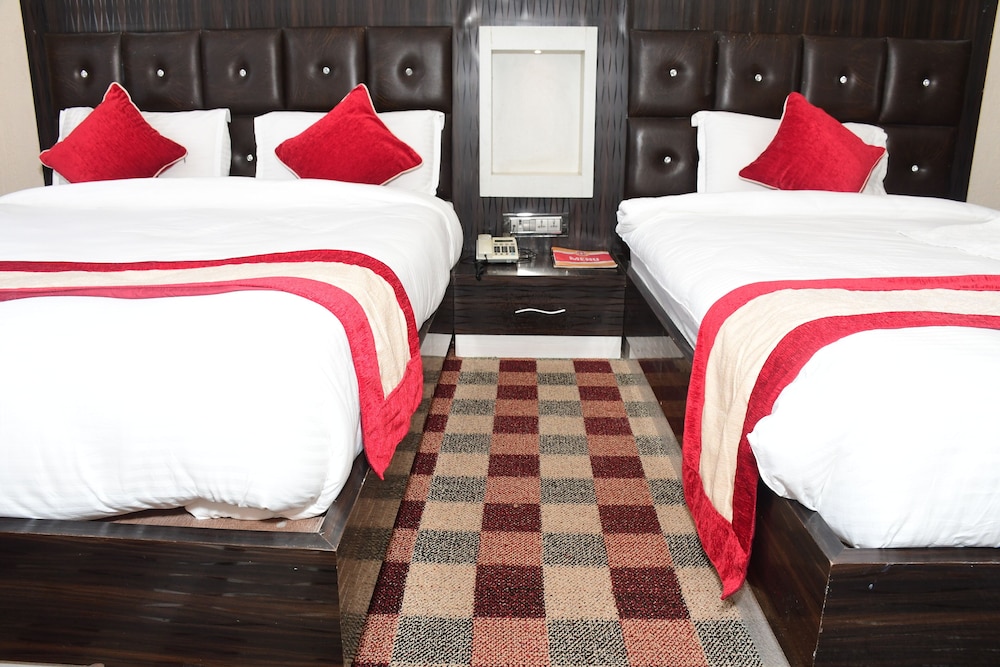 Hotel Opera - carbon neutral hotel in Unknown City
