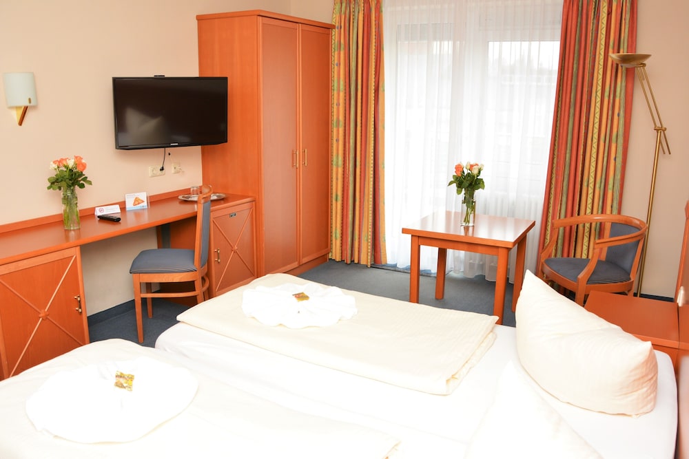 Hotel Blutenburg — Munich — photo 2