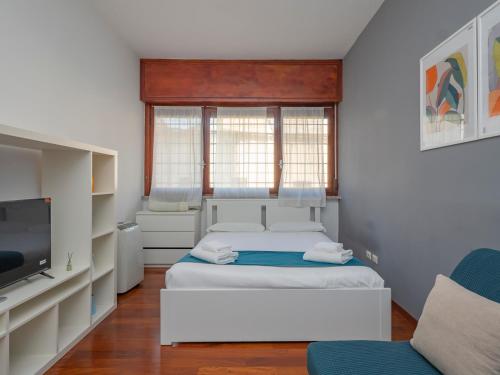 Xenia Apartments Renovated two room apartment in Fiera area — 4-Star Luxury Hotel in Milan, Italy