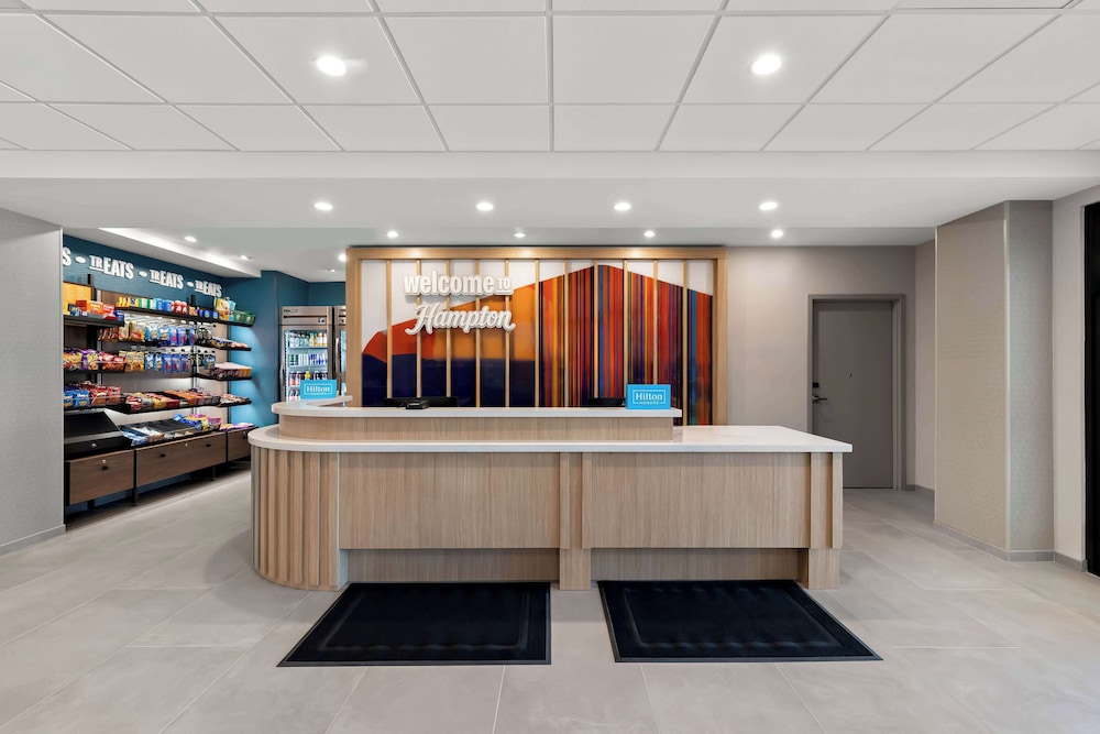 Hampton Inn & Suites by Hilton Corona - photo 8