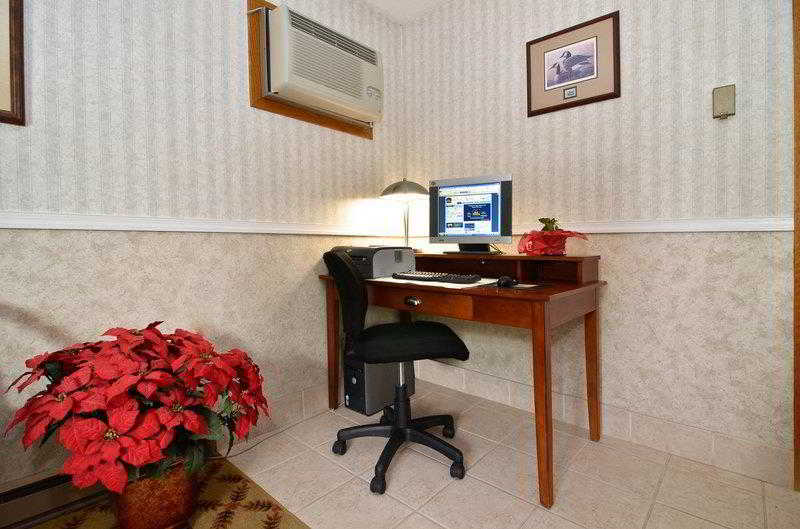 UBar Inn & Suites - photo 10