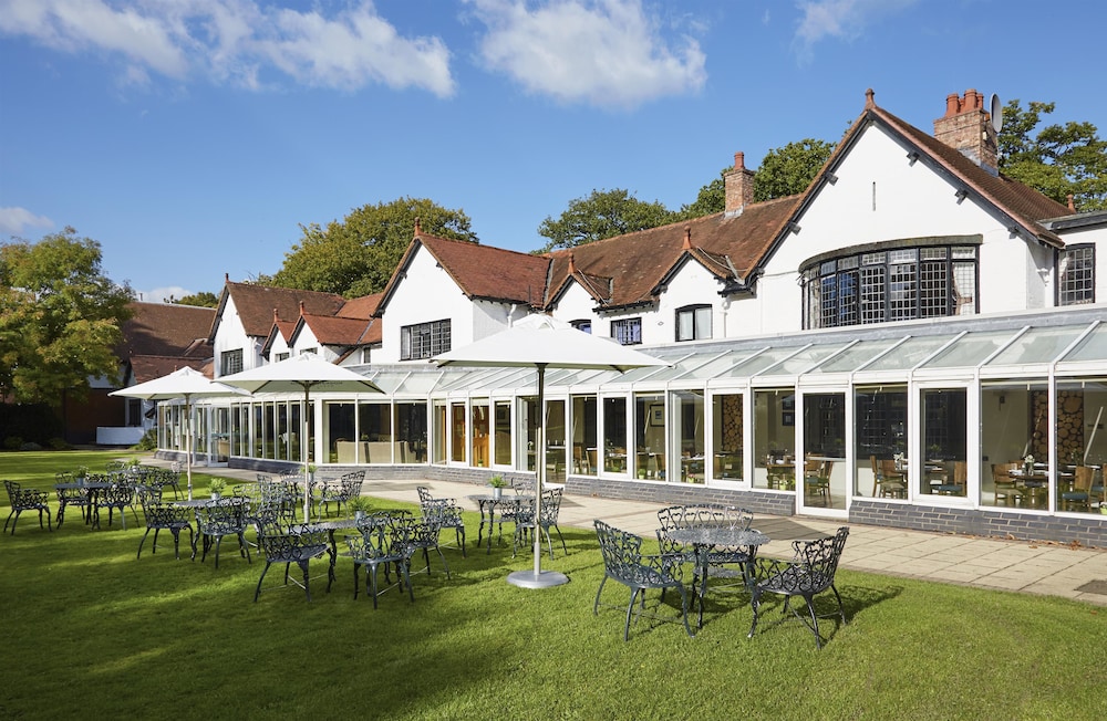 Macdonald Craxton Wood Hotel & Spa Chester — 4-Star Luxury Hotel in Ellesmere Port, United Kingdom