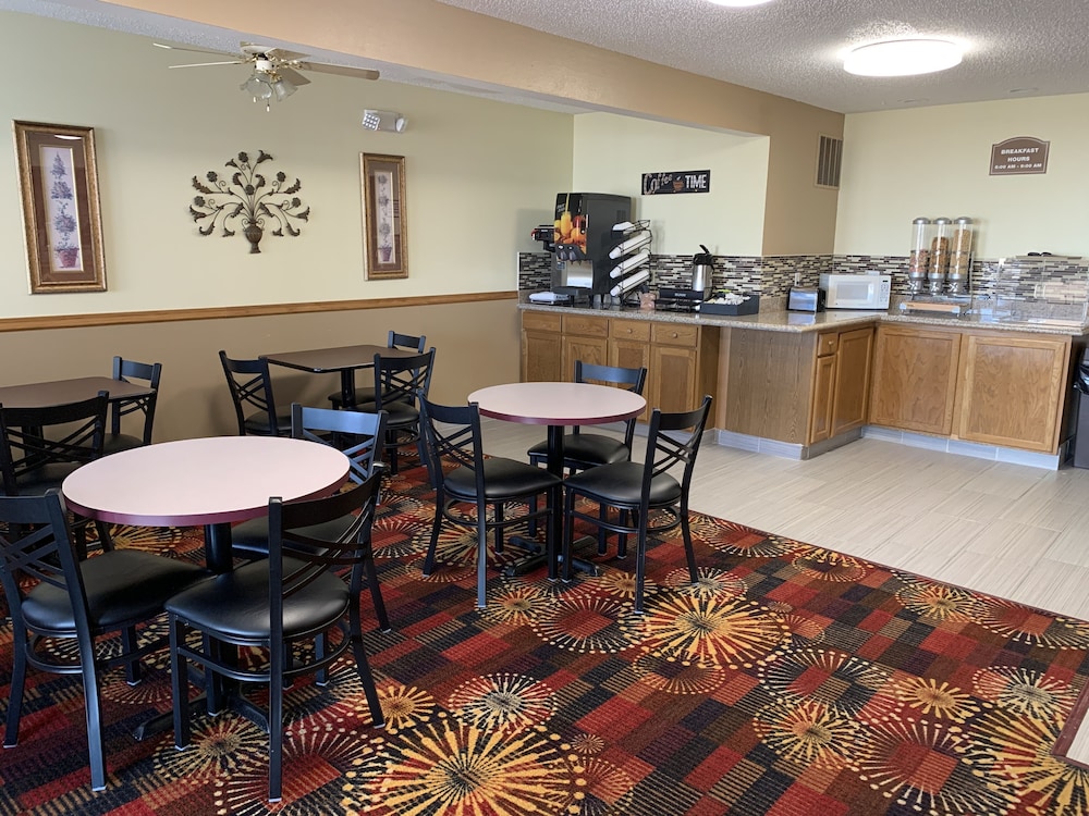Budgetinn & Suites - photo 26