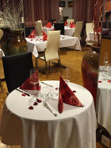 Restaurant De Lauberge Maison Monsieur 11061638 — La Chaux De Fonds