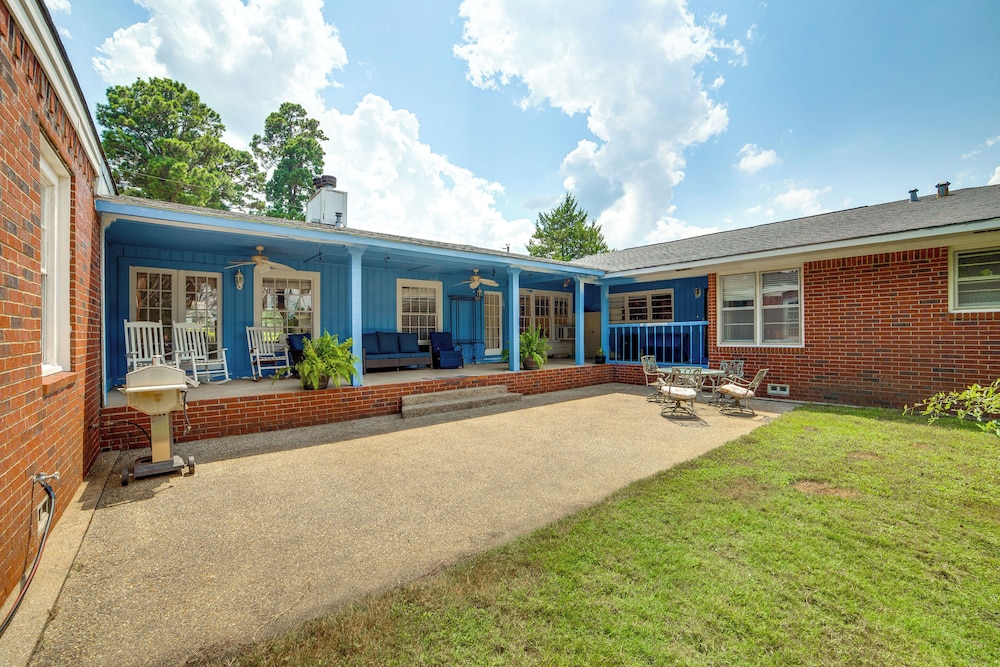 10 Mi to Lake Palestine: South Tyler Location