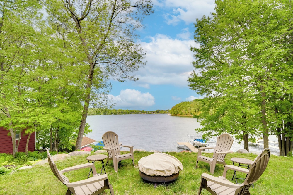 Wisconsin Vacation Rental with Fire Pit on Long Lake — 4-Star Luxury Hotel in Saint Croix Falls, United States