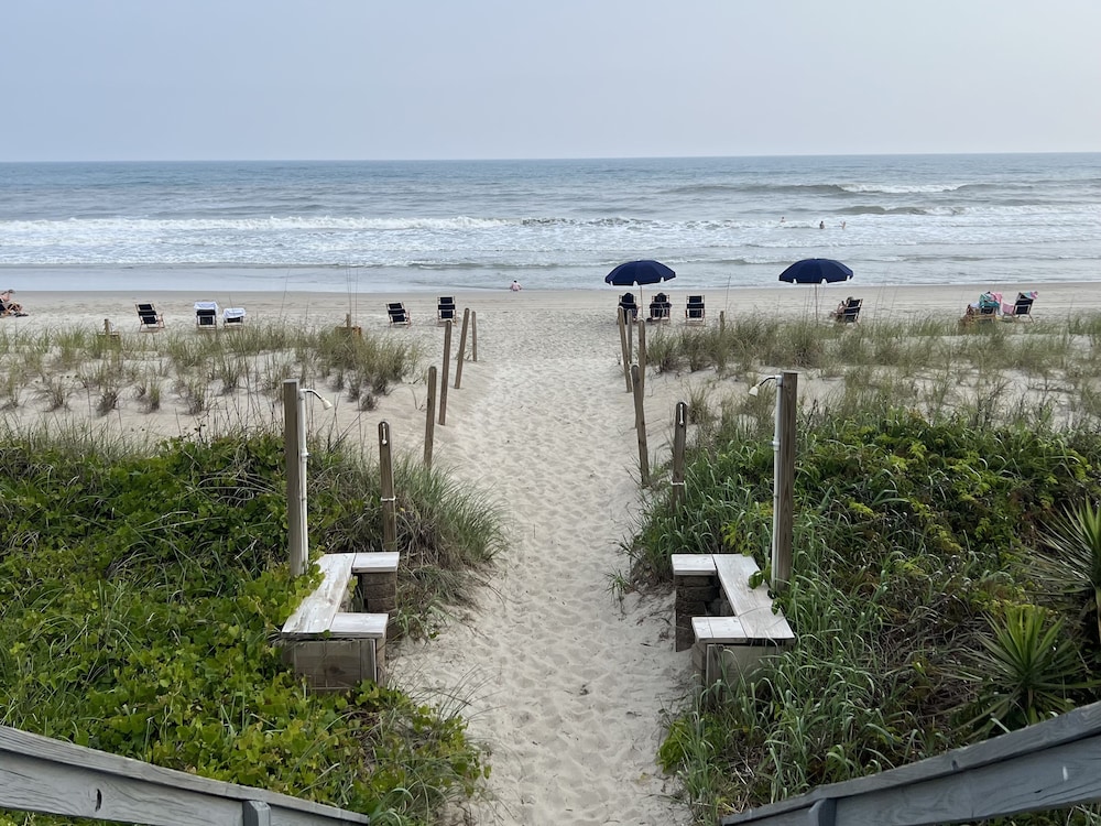 Crystal Coast Oceanfront Hotel - photo 24