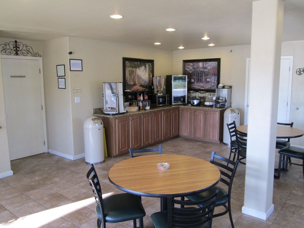 Woodland Inn - photo 14
