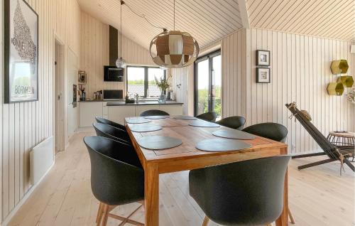 3 Bedroom Cozy Home In Aakirkeby — Akirkeby — photo 5