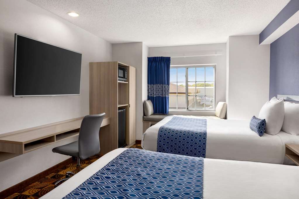 Microtel Inn & Suites by Wyndham Lincoln - photo 22