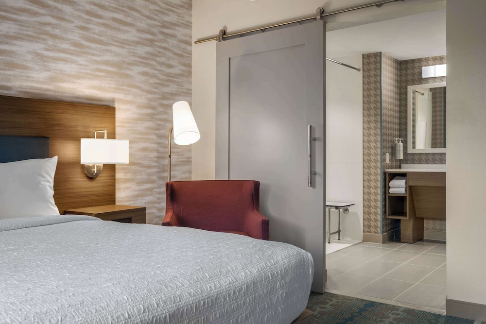 Home2 Suites by Hilton Austin East Side 5th Street - photo 16