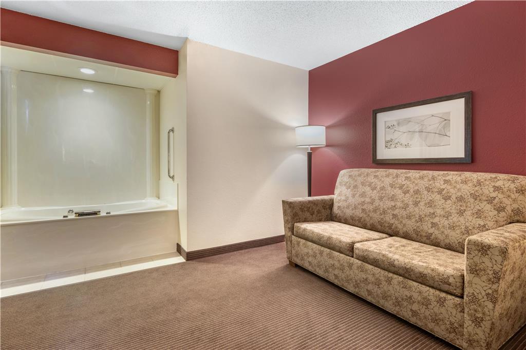SureStay Plus Hotel by Best Western Litchfield - photo 30