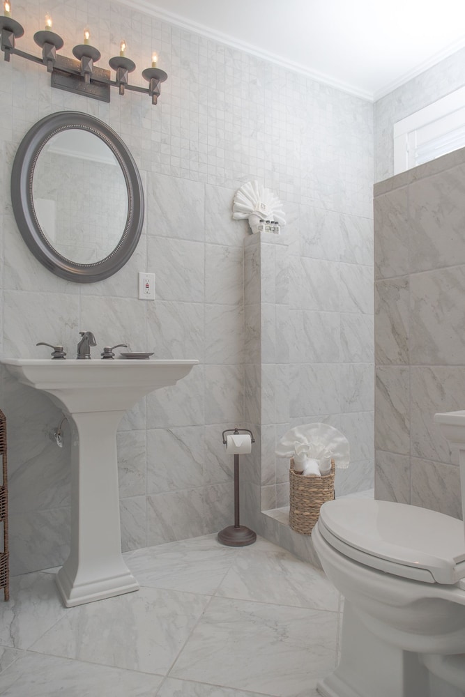 Marginal Way House Hotel - photo 51
