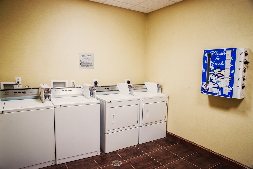 Rivers Inn & Suites - photo 16