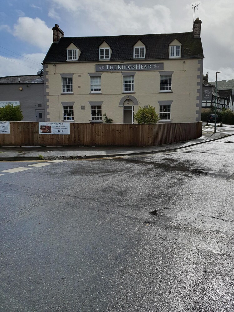 The Kings Head — hotel in Stonehouse