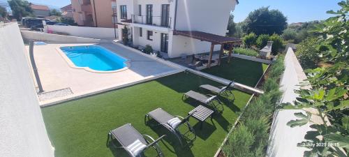 Apartman Ana with POOL — 4-Star Luxury Hotel in Preko, Croatia