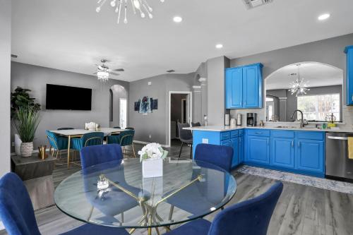Themed Luxury 6BR Getaway with Resort Amenities - photo 7