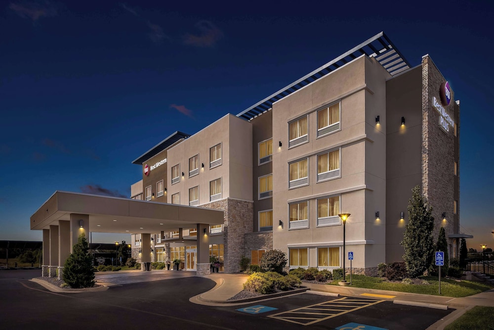 Best Western Plus Bolivar Hotel & Suites - photo 40