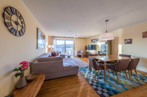 Hafenidylle Apartment in der Hafenresidenz mit Balkon & Wellness — 4-Star Luxury Hotel in Waren, Germany