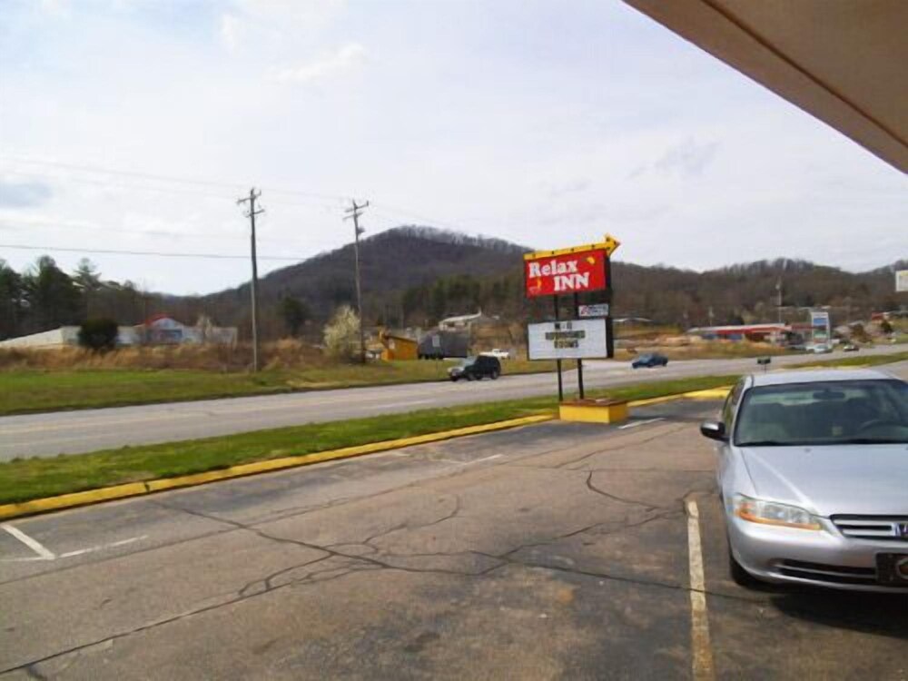 Relax Inn Franklin - photo 24