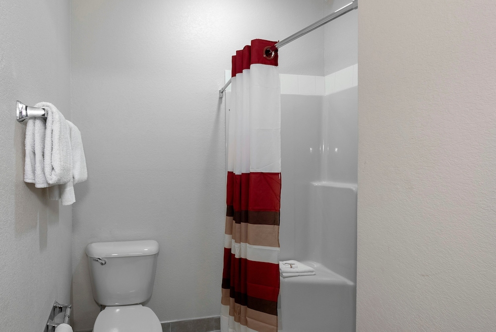 Red Roof Inn Hartselle - photo 19