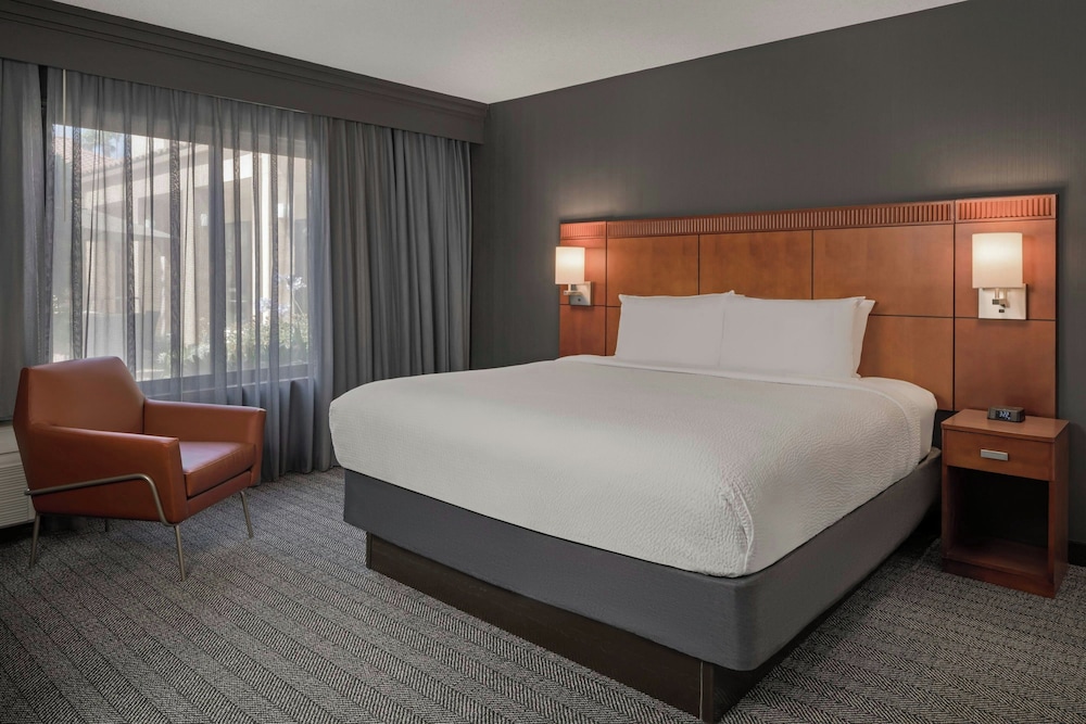 Courtyard by Marriott Anaheim Buena Park - photo 7