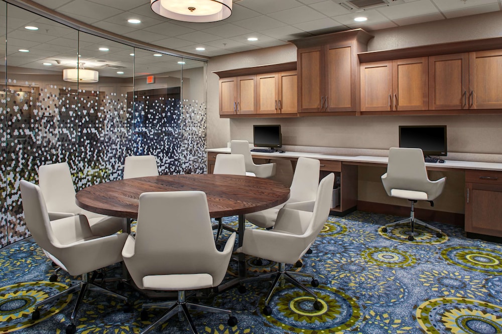 Hampton Inn & Suites Syracuse North Airport Area - photo 64