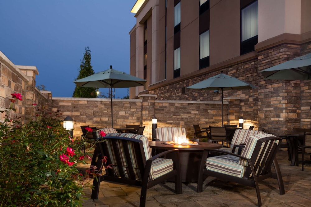 Hampton Inn & Suites Niles Warren - photo 46