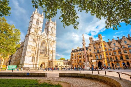 Queen Victoria Apartments — 4-Star Luxury Hotel in London, United Kingdom