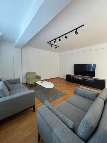 Three Bedroom Apartment Near City Center — 4-Star Luxury Hotel in Skopje, Republic of Macedonia