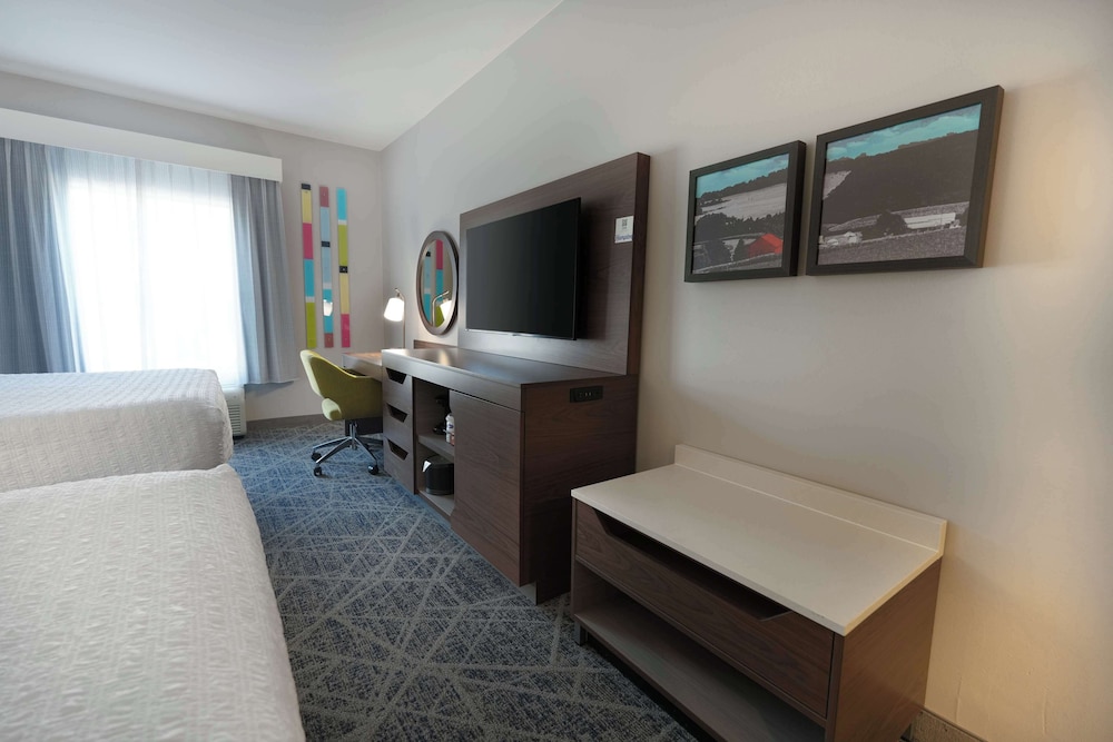 Hampton Inn & Suites Tulsa Central - photo 7