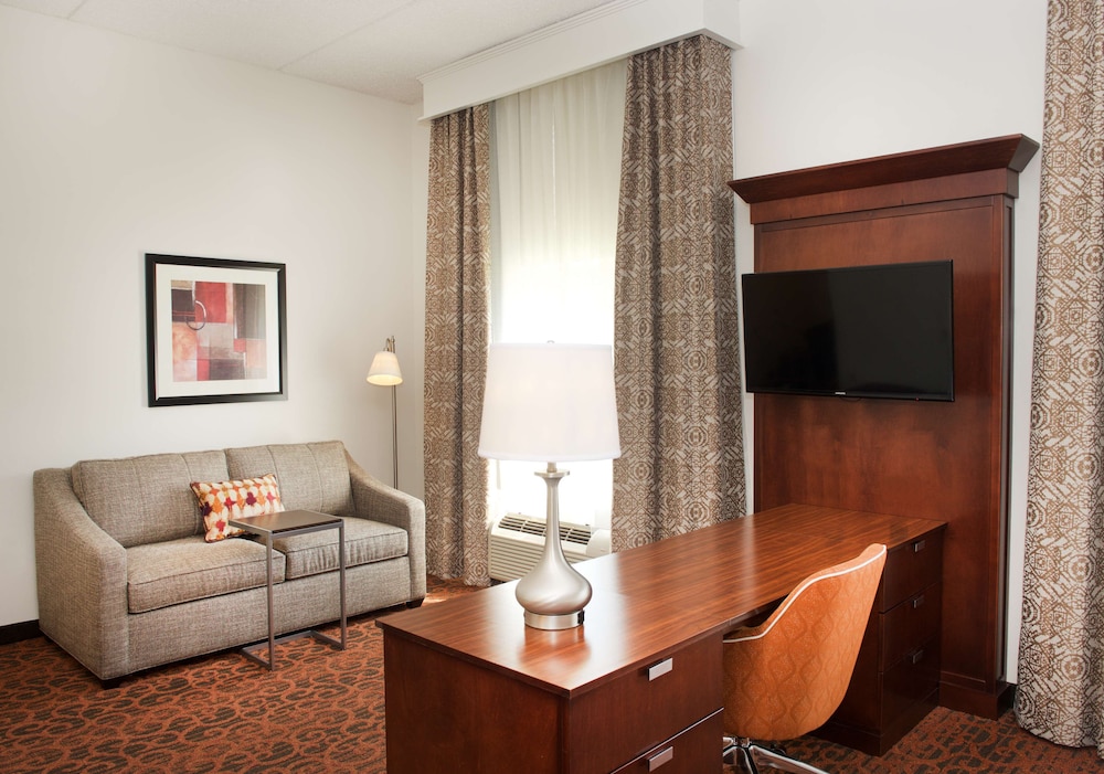 Hampton Inn & Suites Pittsburgh Meadow Lands - photo 14