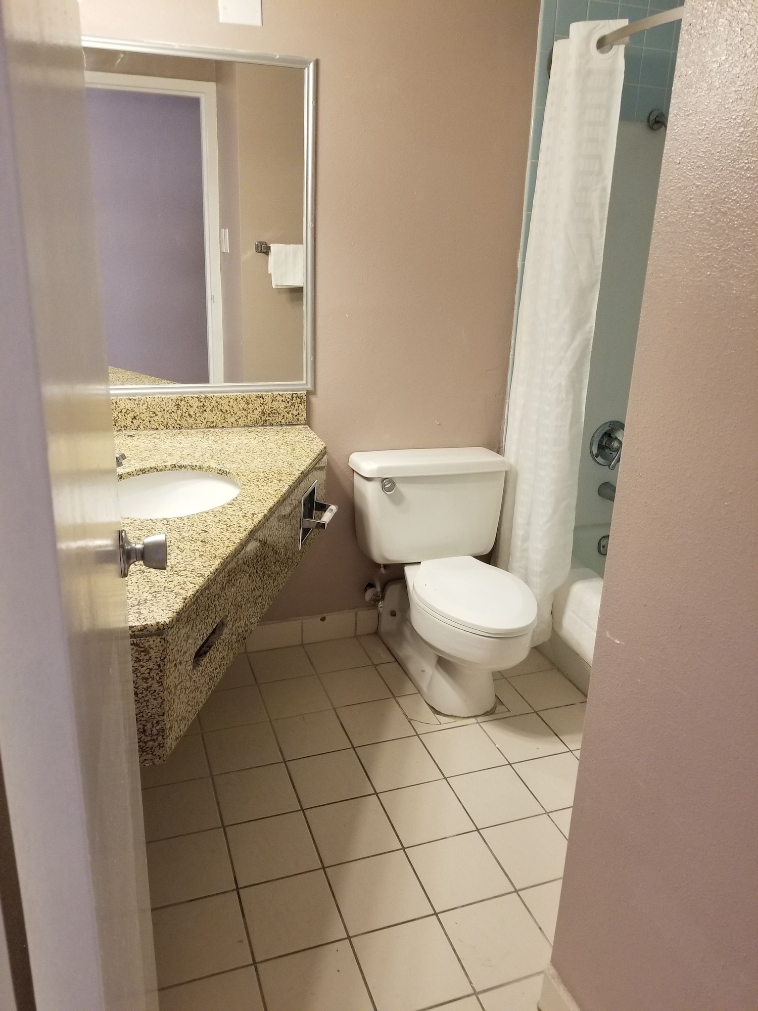 Rodeway Inn Martinsburg - photo 2