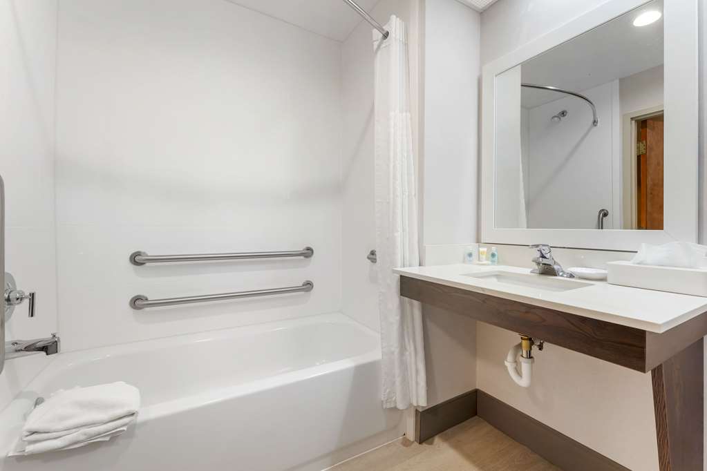 Comfort Inn & Suites LaVale Cumberland - photo 19