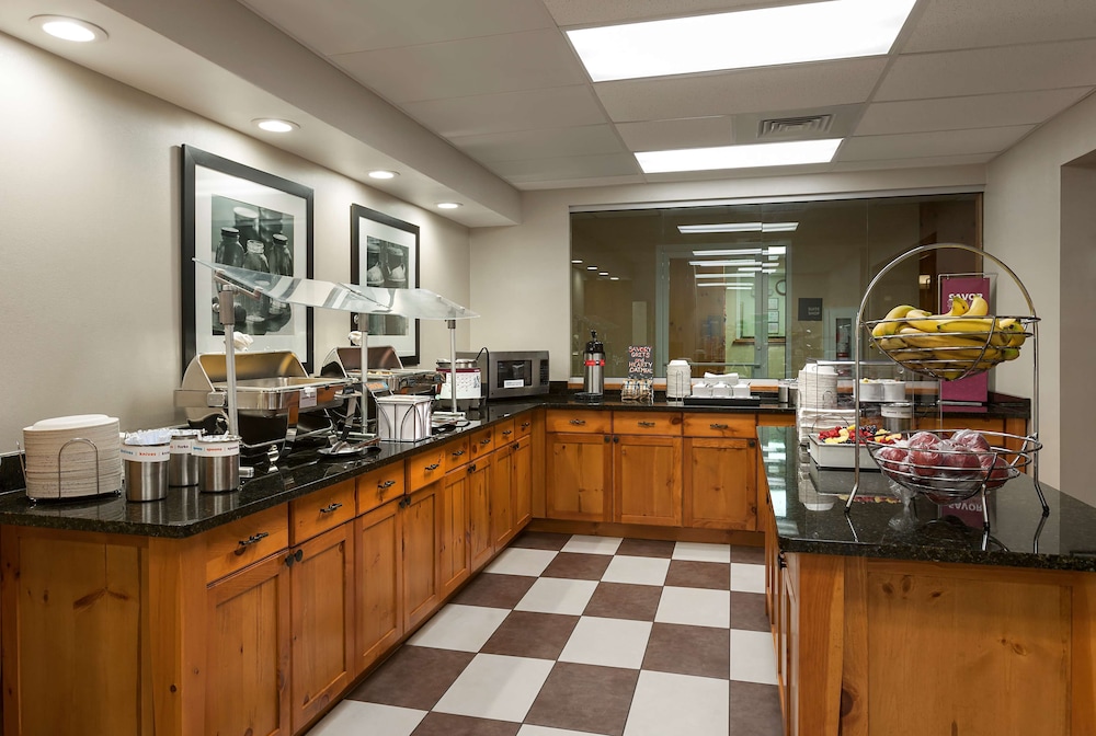Hampton Inn & Suites Charlotte Pineville - photo 31