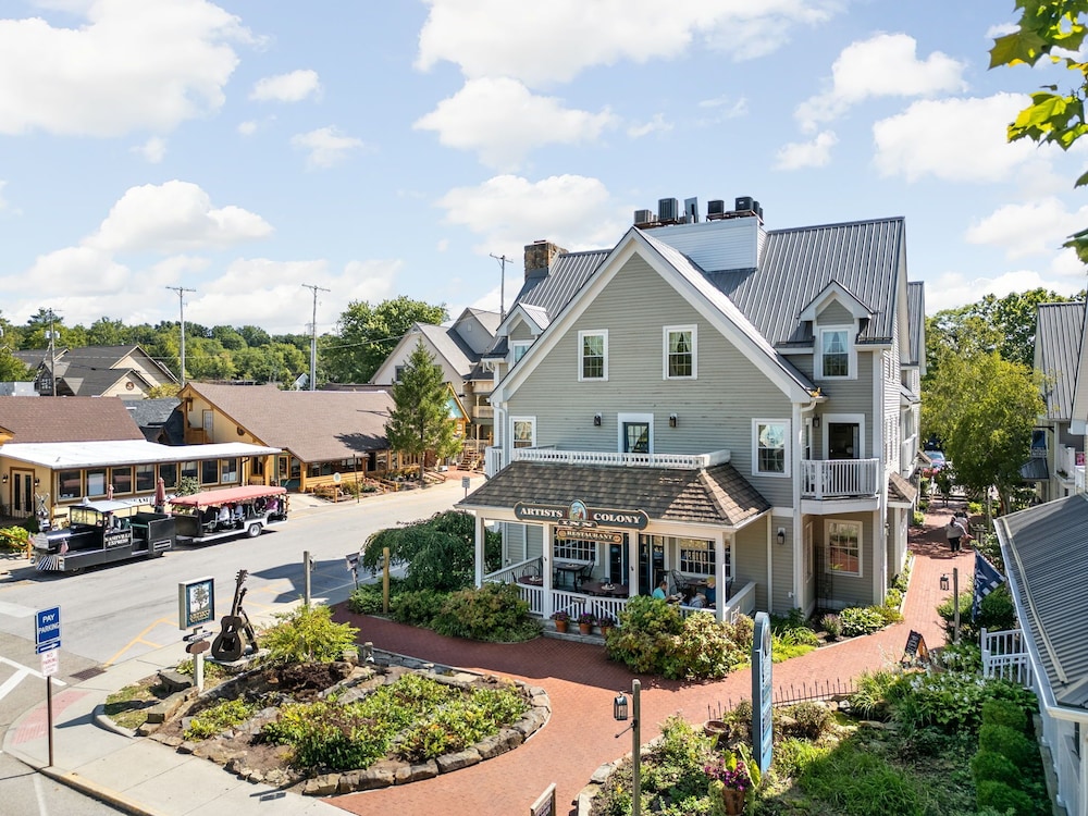 Artists Colony Inn & Restaurant - photo 57