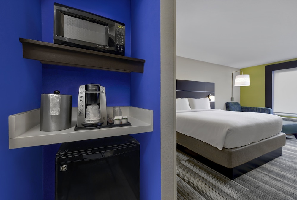 Holiday Inn Express Hotel & Suites Kansas City Grandview by IHG - photo 7