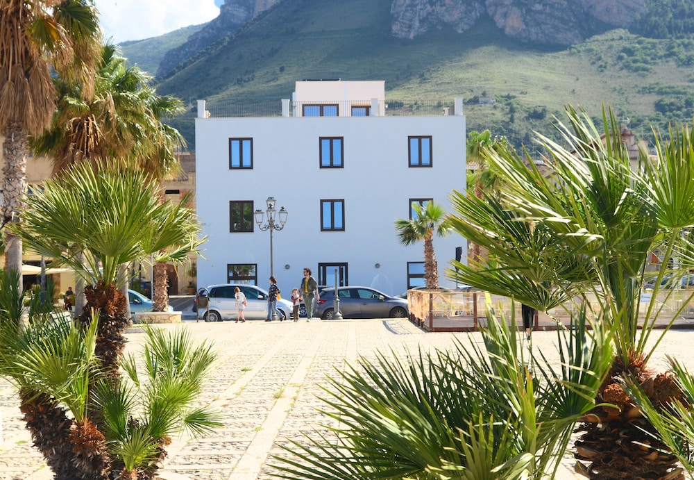 Residence Itaca — 4-Star Luxury Hotel in Castellammare Del Golfo, Italy