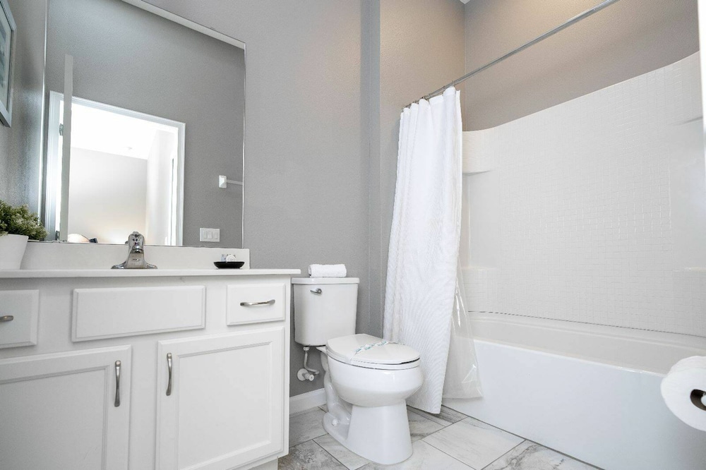 Solterra 12bd 11 5bat Sleeps24 Disney Pool Spa - photo 16
