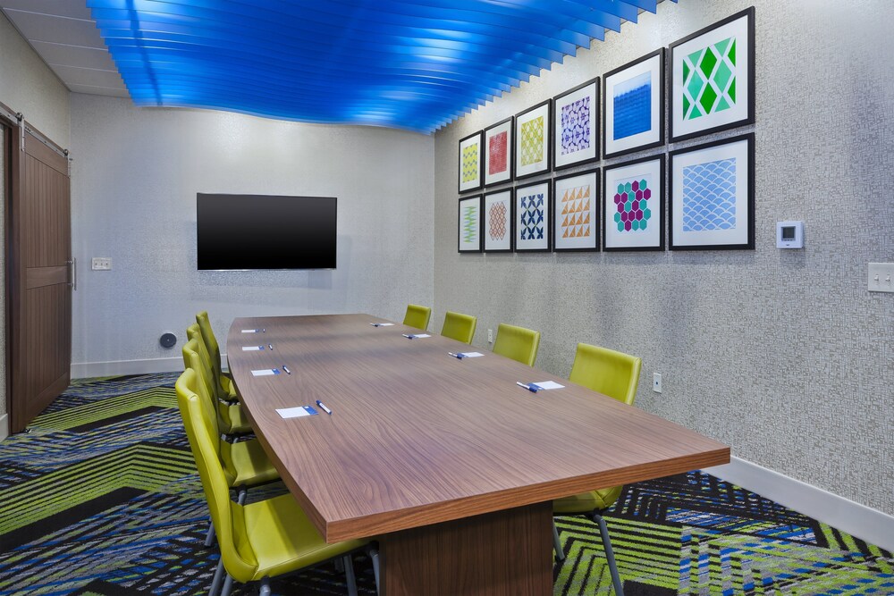 Holiday Inn Express & Suites Painesville Concord by IHG - photo 23