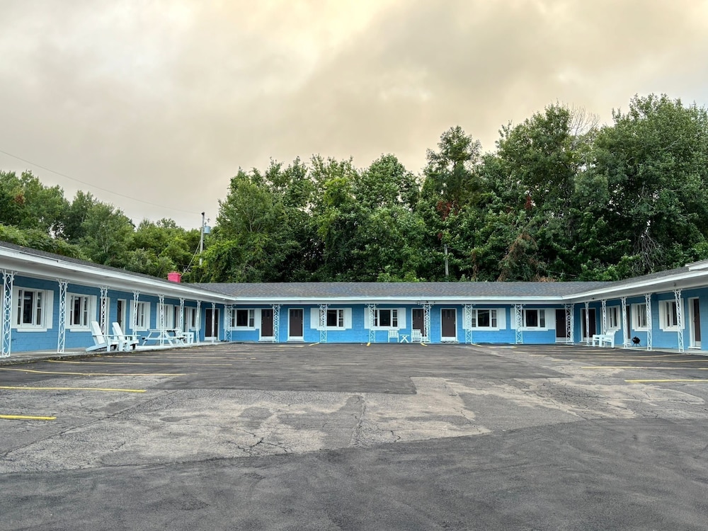 Stiles Motel in Woodstock, Canada